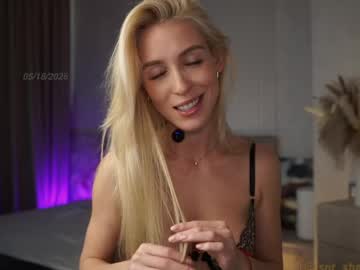 gold_blond sweet live cam screenshot