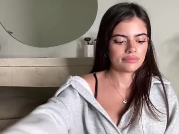 poutyselena sweet live cam screenshot